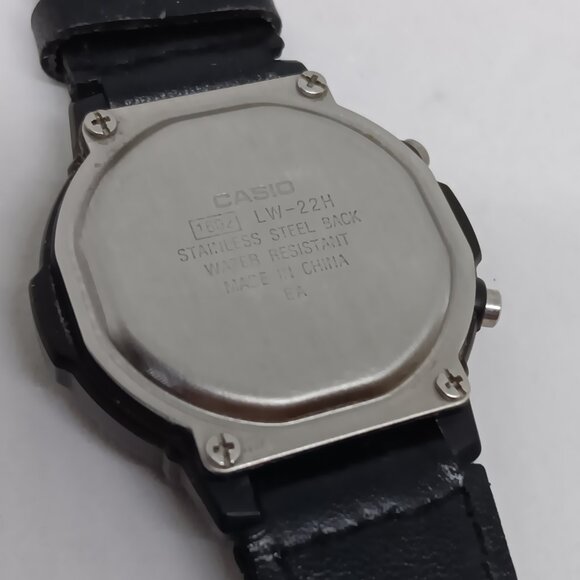 Casio Illuminator LW-22H Women's 34mm Burgundy Resin Digital Watch - Picture 8 of 11